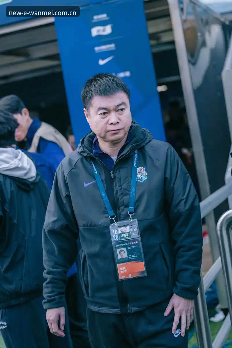 完美体育更新日志推荐 资深球迷分享:皇家社会后防引援动态与完美体育观赛实战经验